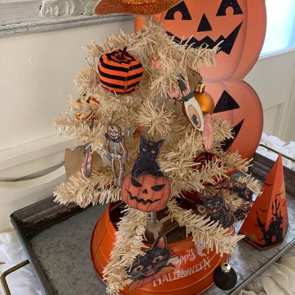 HALLOWEEN REPO FEATHER TREE 15 "*METAL COLLAR*22 ORNAMENTS*12 W00D CHARACTERS - Picture 12 of 15